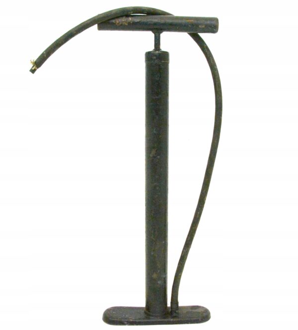 Pompka ręczna stalowa z wężykiem 52cm - obrazek 2