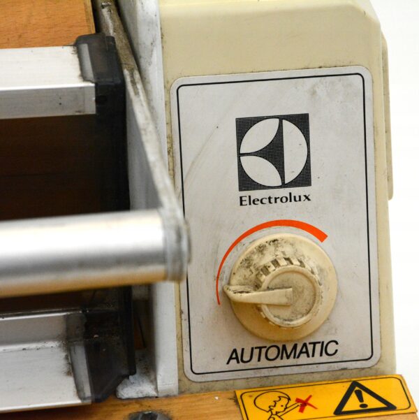 Magiel elektryczny Electrolux KM87AP - obrazek 2