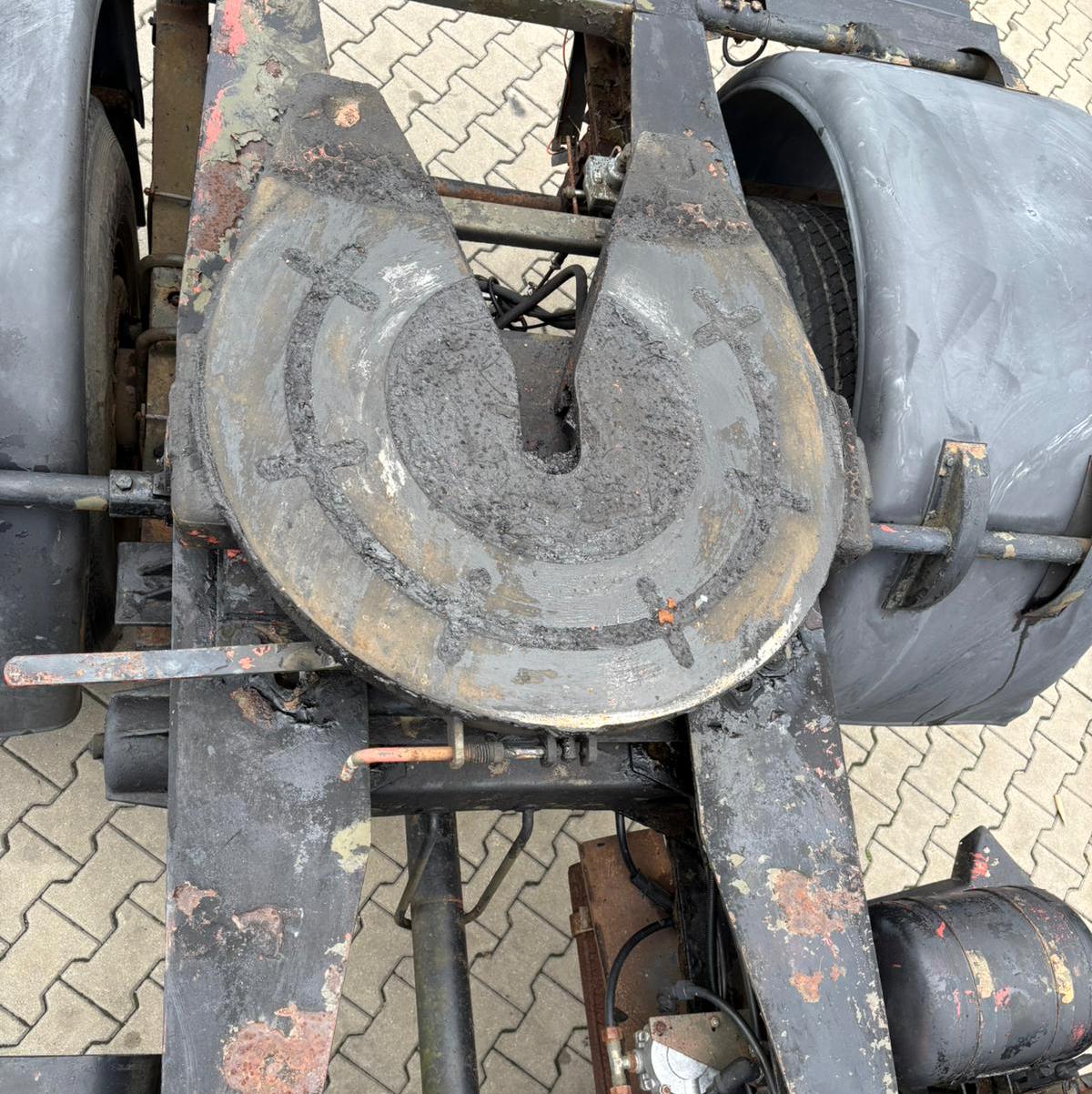 Ciągnik siodłowy Jelcz 417 - obrazek 9