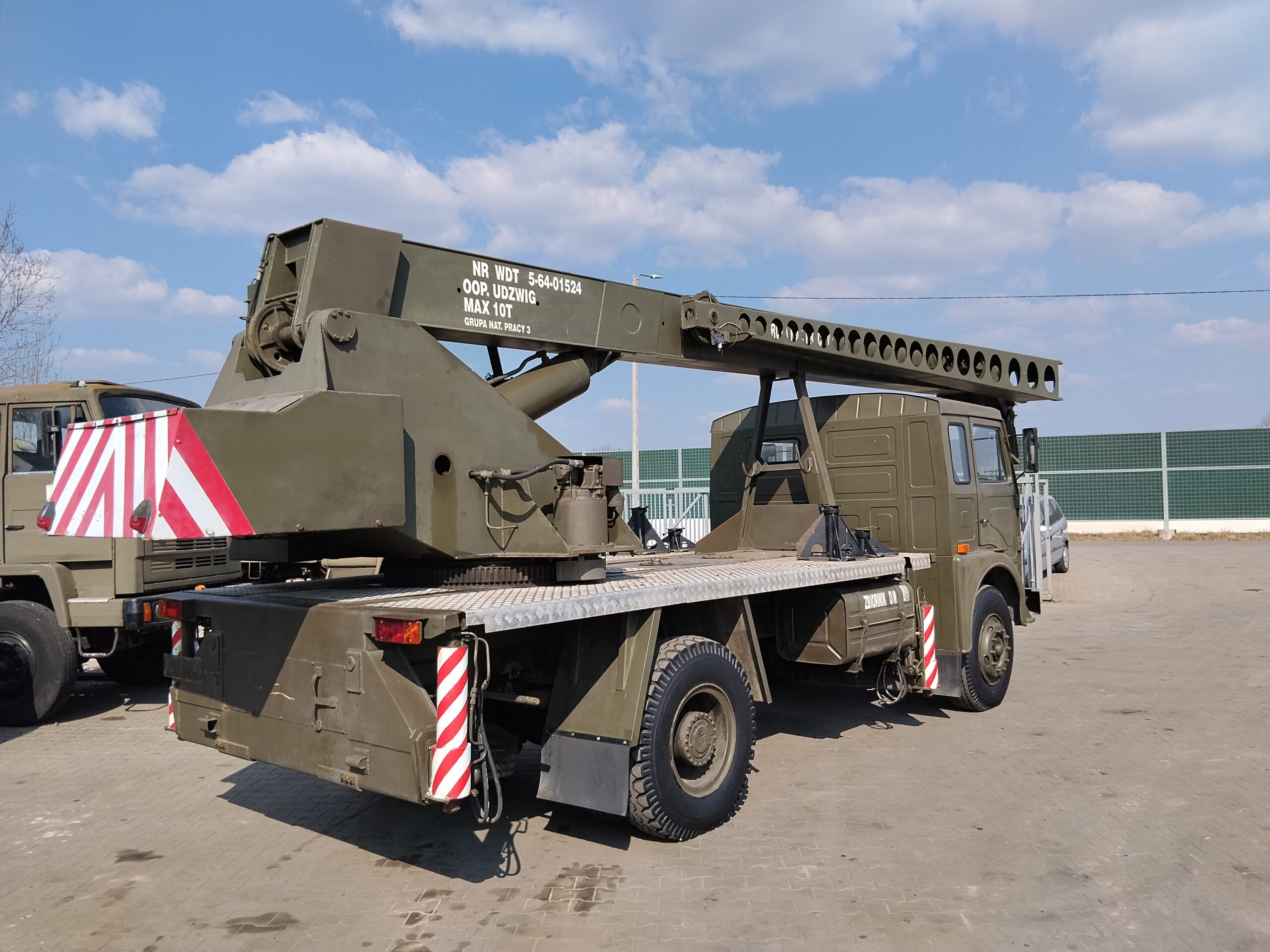 Żuraw dźwig samojezdny Jelcz 325 - obrazek 2