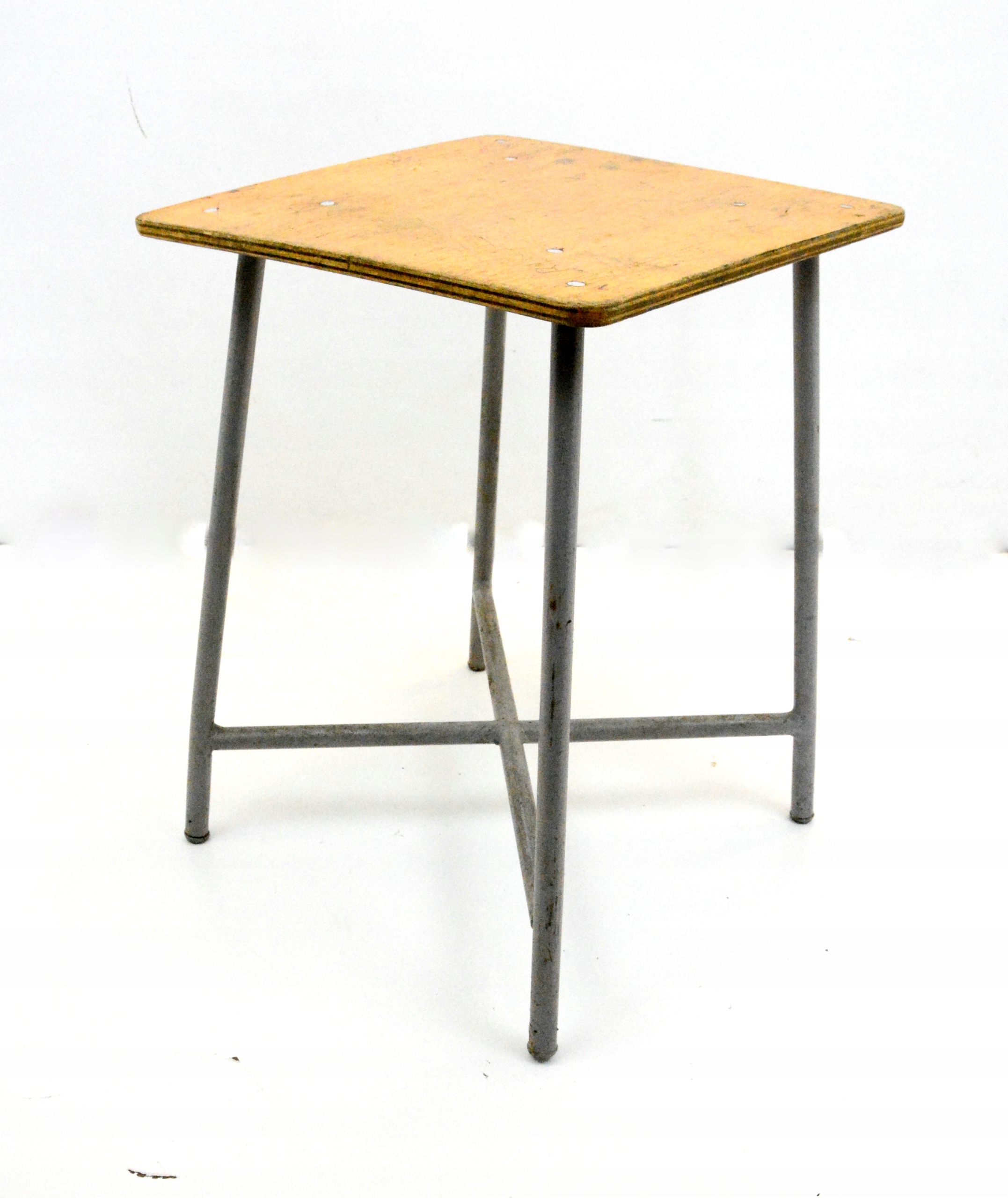 Taboret stołek wojskowy oryginał kantyna świetlica WP 44 x 35 x 35