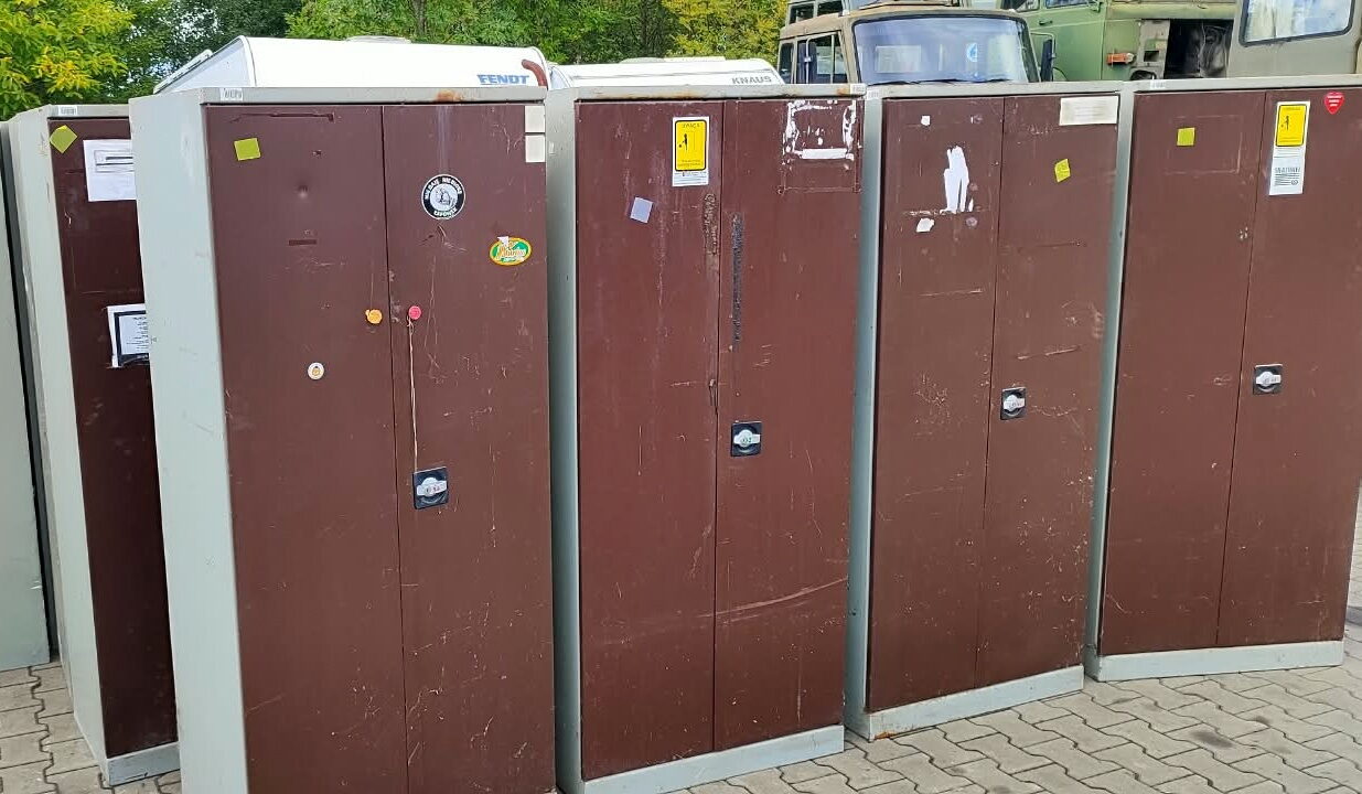 Szafa metalowa BHP pracownicza / warsztatowa / socjalna dwudrzwiowa - obrazek 2